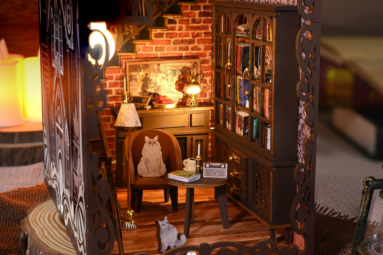 Marycele book nook